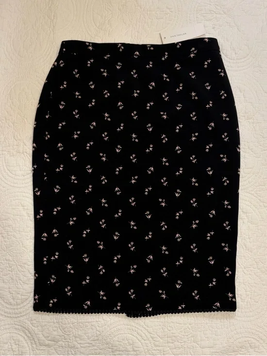 NWT Ann Taylor Black Floral Pencil Skirt - Picture 1 of 6
